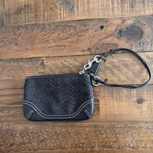 COACH Vintage Y2K Leather‎ Wristlet